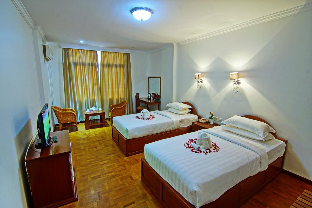 Wilson Hotel Мандалай Екстер'єр фото