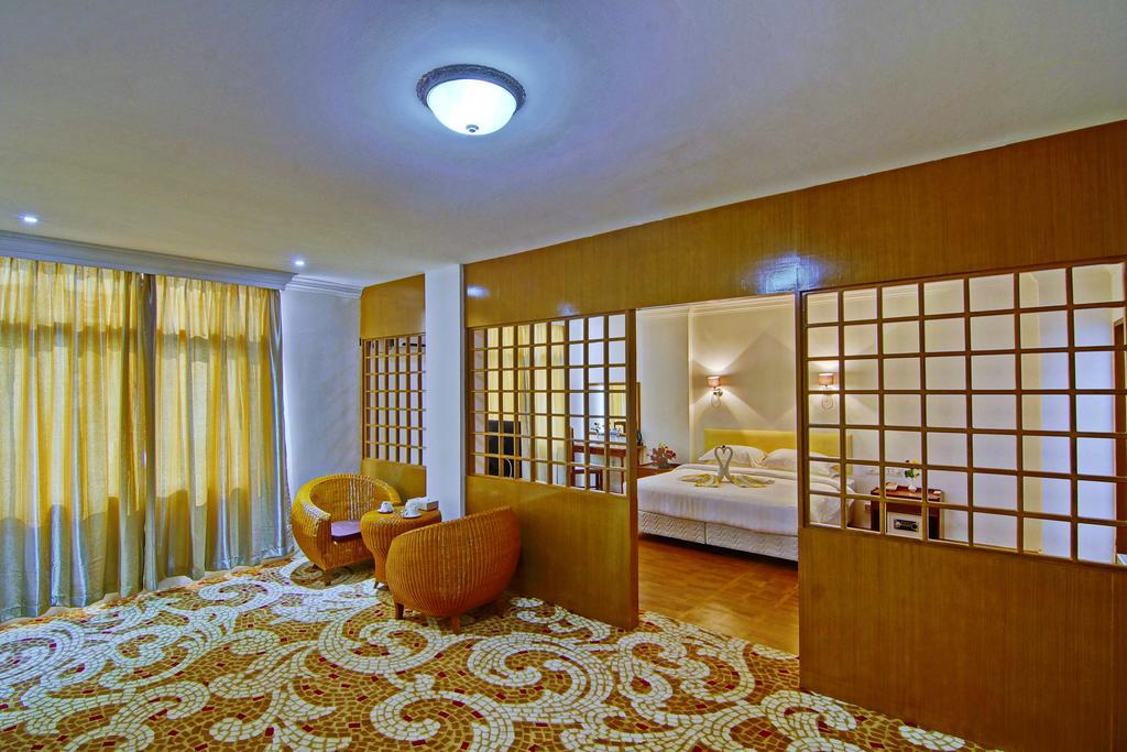 Wilson Hotel Мандалай Екстер'єр фото