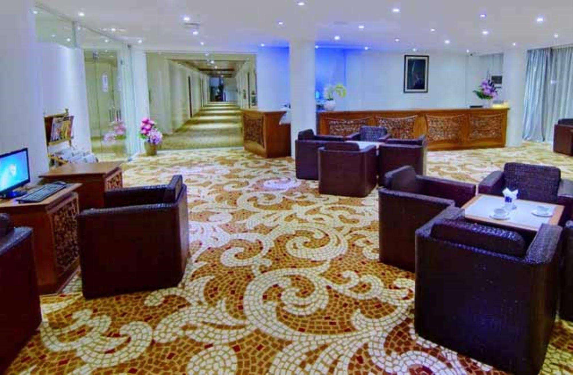 Wilson Hotel Мандалай Екстер'єр фото